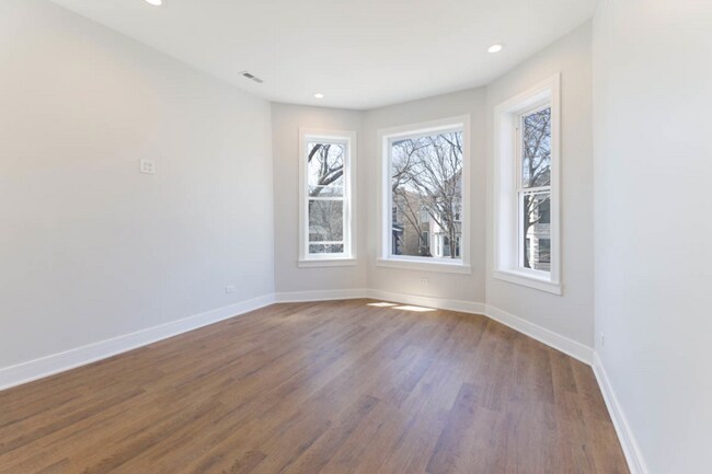 Building Photo - 2453 N Mozart St