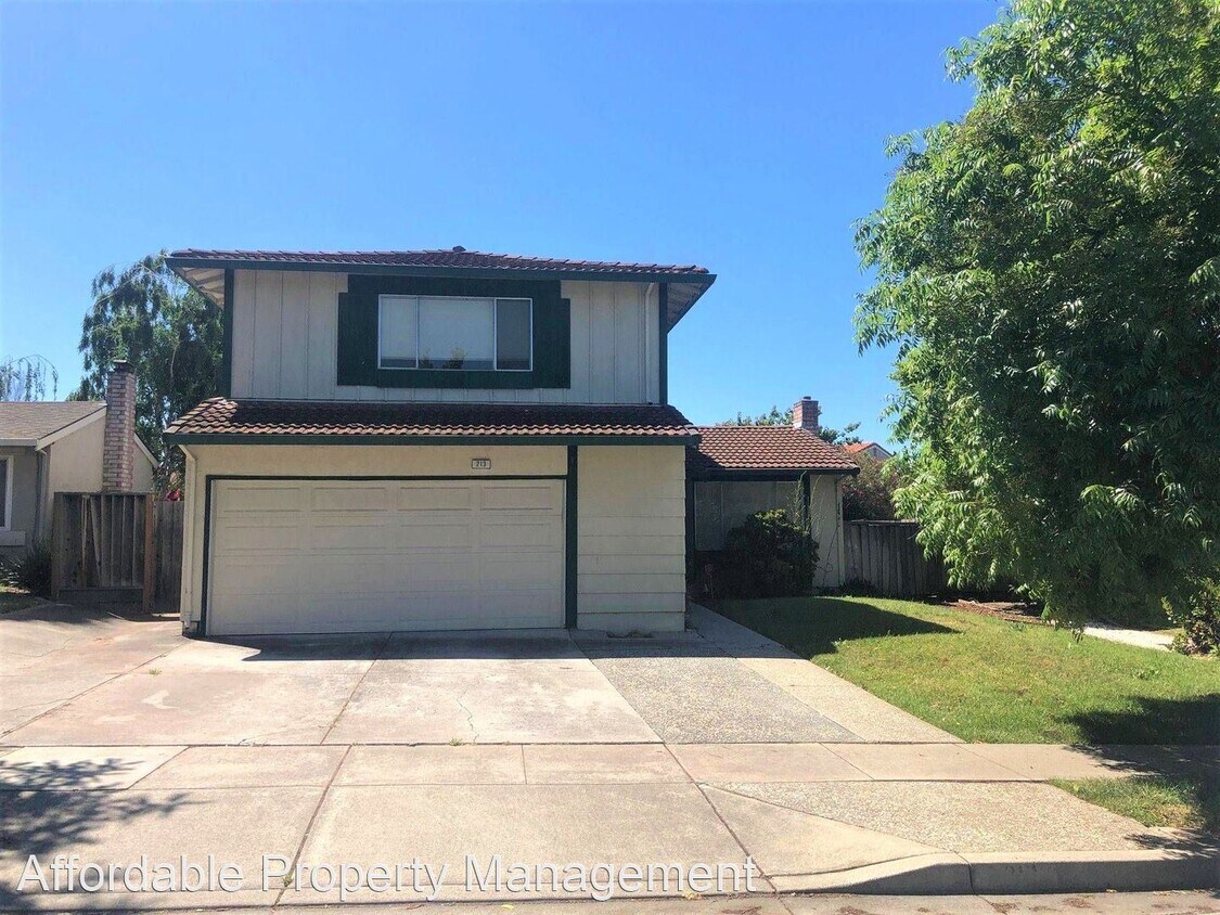 Primary Photo - 4 br, 2.5 bath House - 213 Pagosa Way