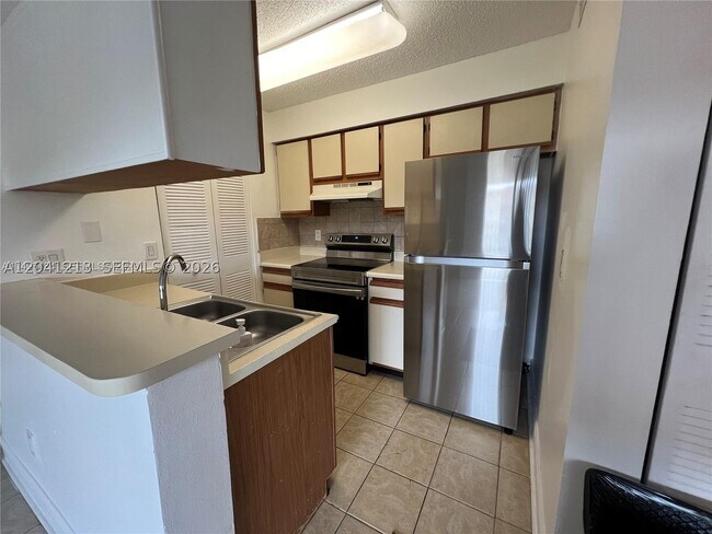 Building Photo - 1227 SW 46th Ave