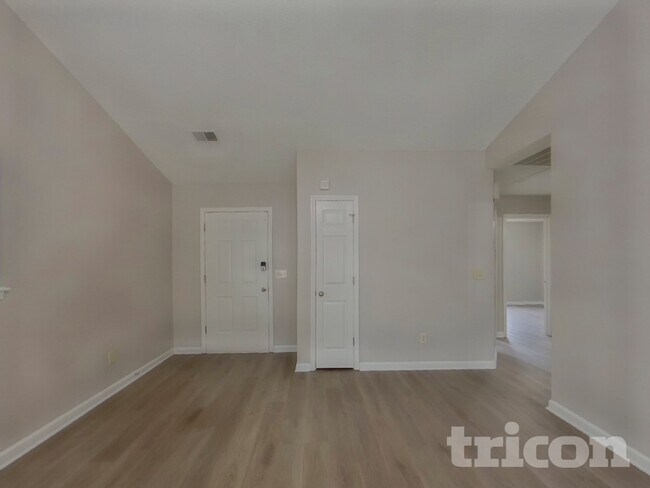 Foto del edificio - 121 Green Rose Rd