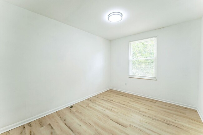 Building Photo - Charming 3BR Townhome in Charlotte