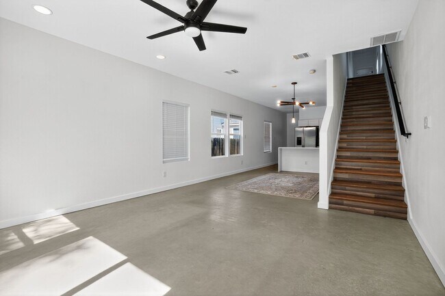Building Photo - Urban Modern Living Near Downtown San Anto...