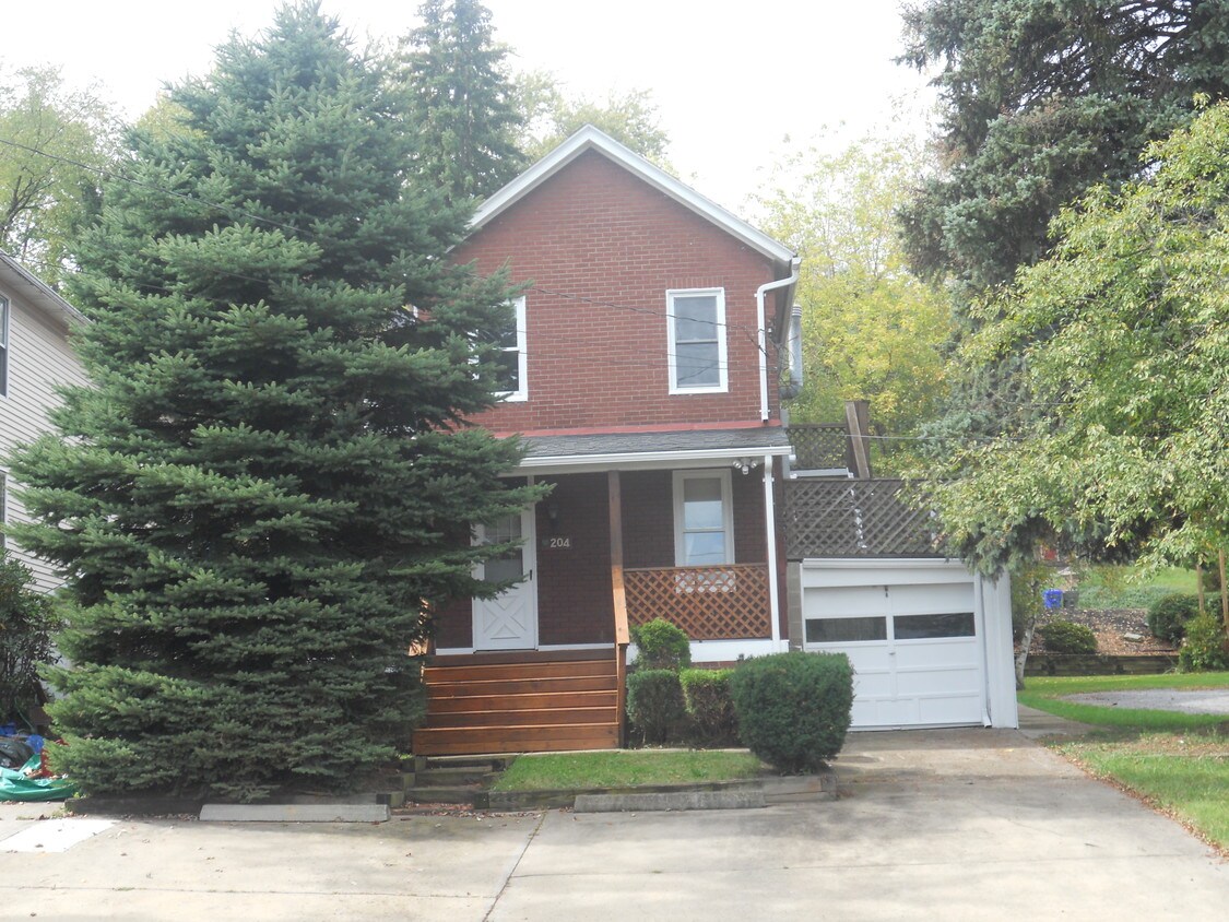 204 Crowe Ave, Mars, PA 16046 Townhome Rentals in Mars PA