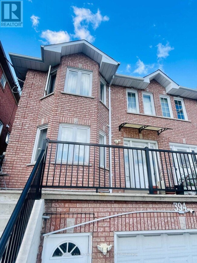 Photo du bâtiment - 394 Caledonia Rd