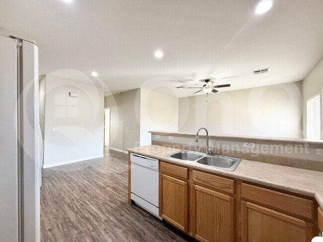 Building Photo - 6832 N 81st Dr