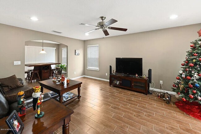 Foto del edificio - 664 Sunny Stroll Dr