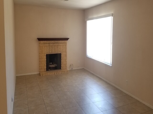 Building Photo - 3545 Moraga Dr
