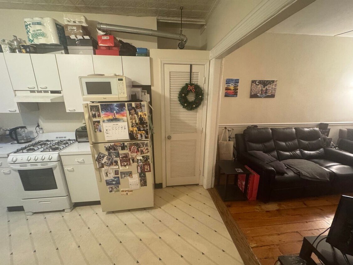 Foto principal - 310 Monroe St