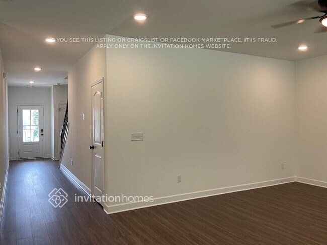 Foto del edificio - 212 E Millbrook Dr