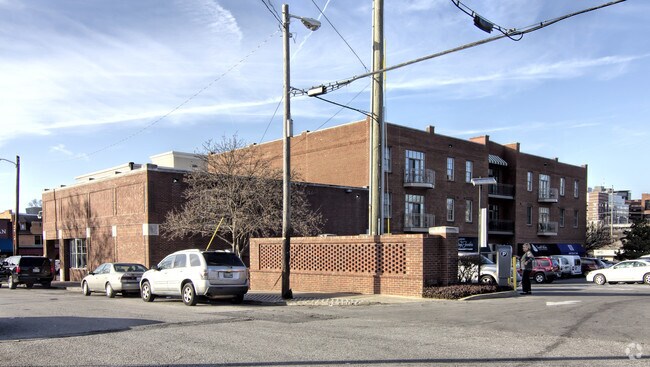 Foto del edificio - Village Center Apartments