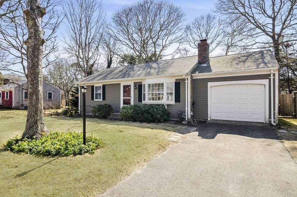 31 Fishing Brook Rd, Yarmouth, MA 02664 House Rental in Yarmouth, MA