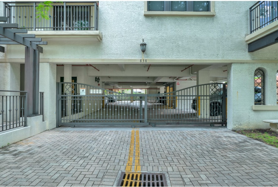 Building Photo - Villa San Marco