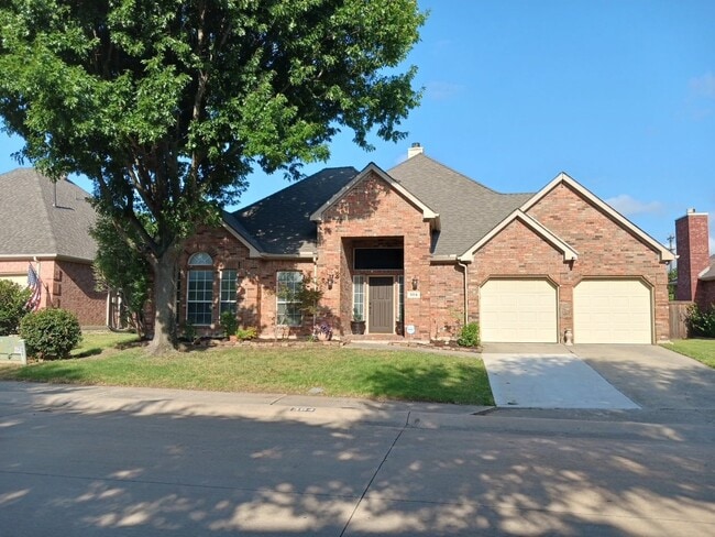 Building Photo - 304 Sparrow Hawk Dr