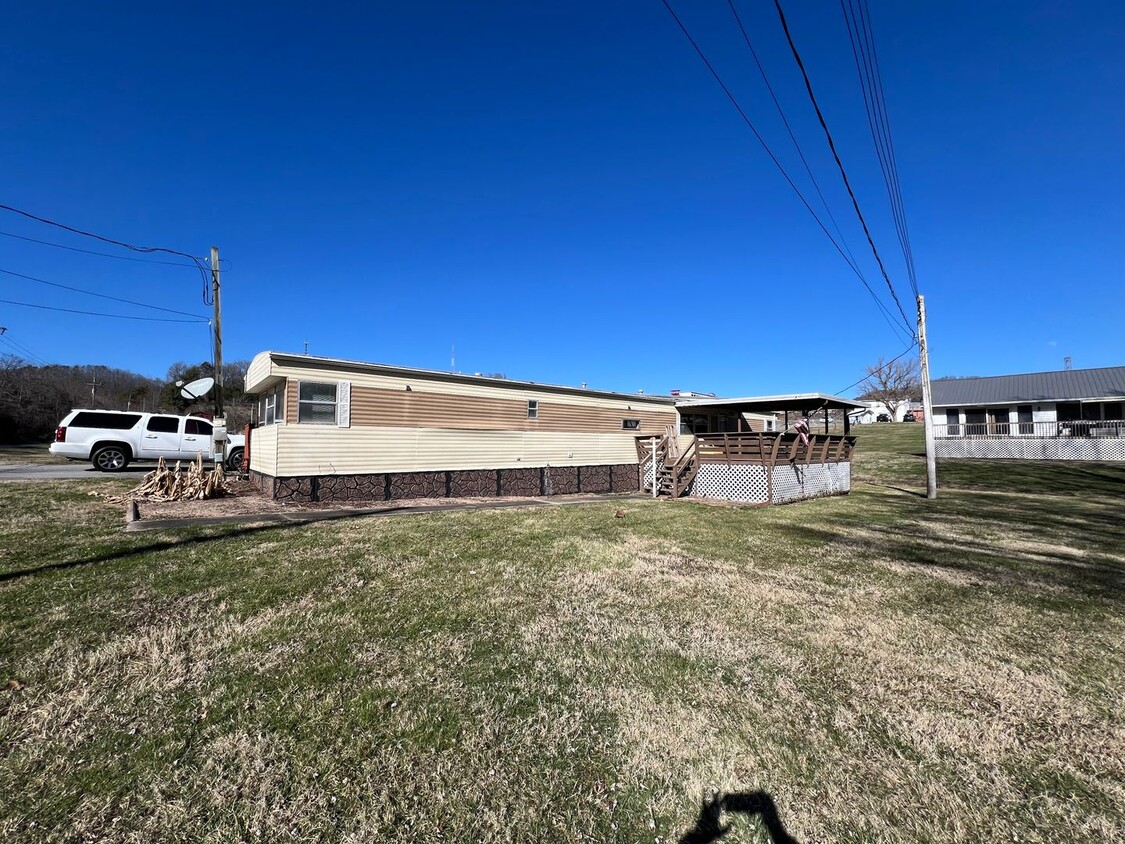 Primary Photo - *PENDING APPLICATION*2 bedroom, 2 full bat...