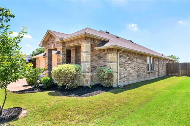 Foto del edificio - 16329 Severn Ln