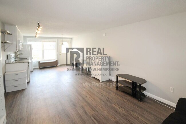 Foto del edificio - 93 Henry Law Ave