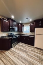 Building Photo - 495 S 16th Ave