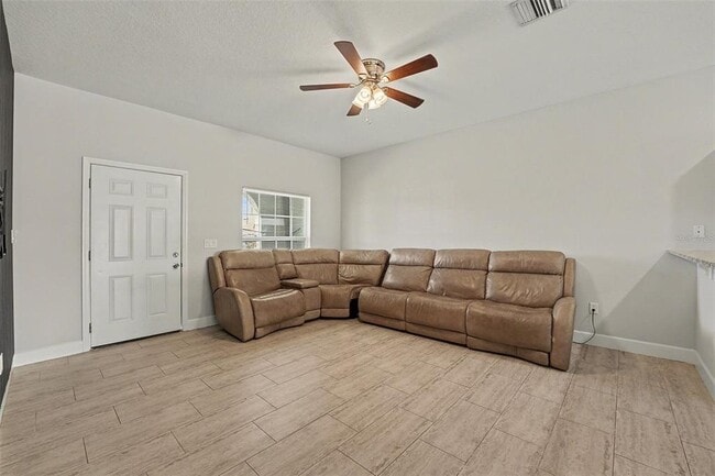 Building Photo - 707 Leopard Ct