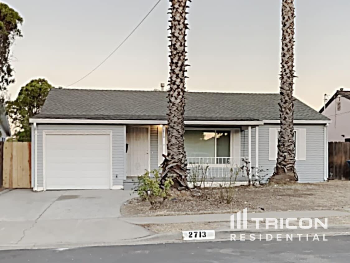 Primary Photo - 2713 Dolores St
