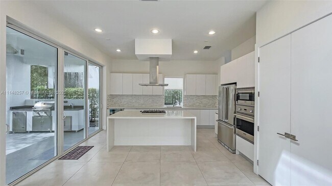 Building Photo - 10258 NW 74th Ter