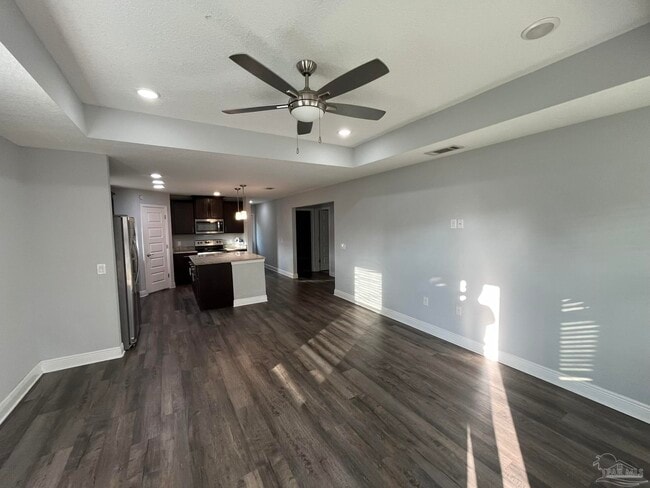 Foto del edificio - 5370 Harmony Ln