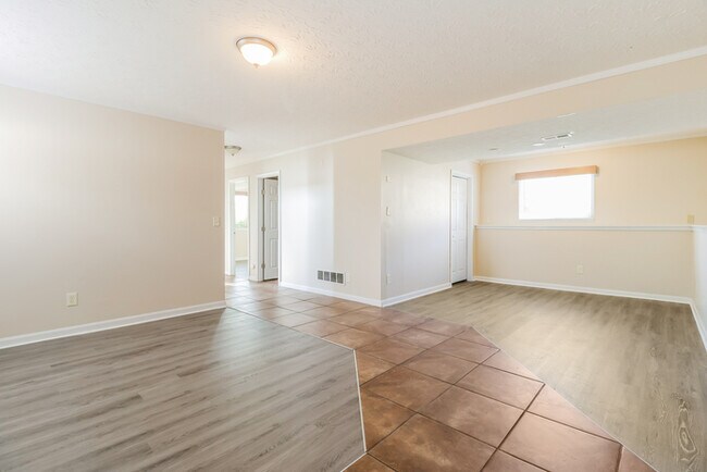 Foto del edificio - 3201 Shallow Creek Cir
