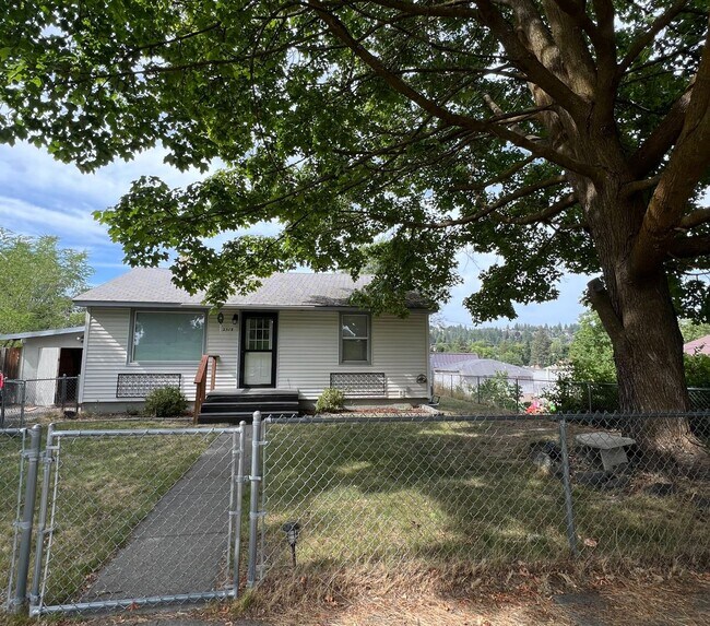 Building Photo - North Spokane Gem!! Half off First Months ...