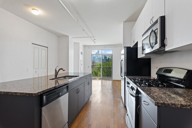 Foto del edificio - 511 W Division St