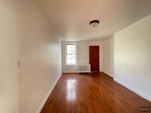 Foto del edificio - 2 bedroom in Brooklyn NY 11226