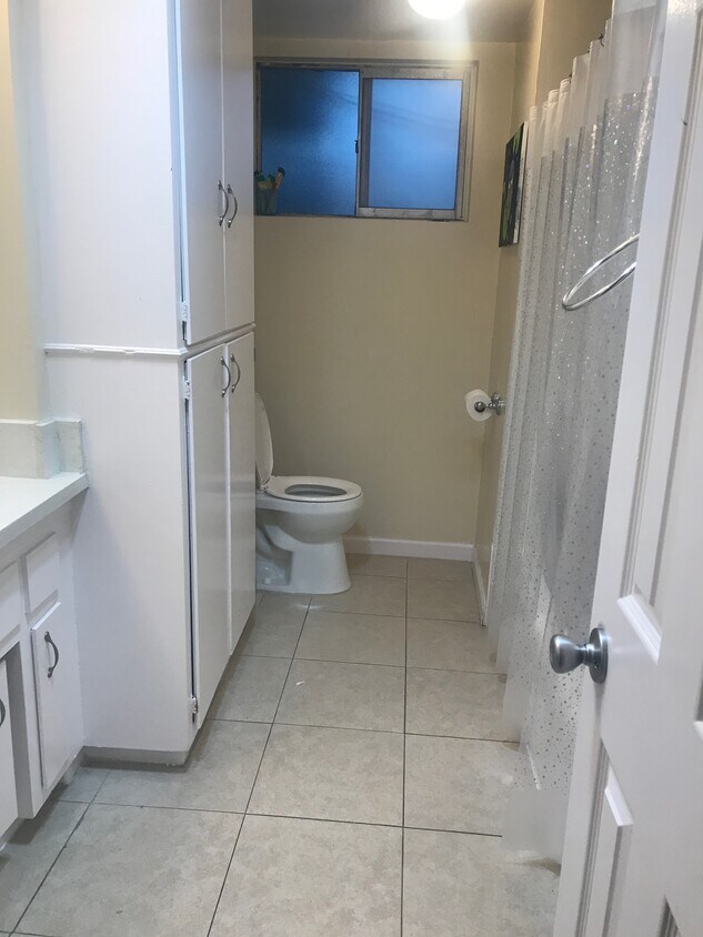 Primary Photo - 3552 W 135th St