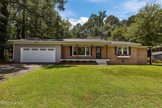 Building Photo - 89 S Lakeshore Dr