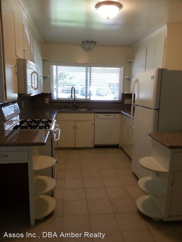 Primary Photo - 1111-1113 Doralee Way