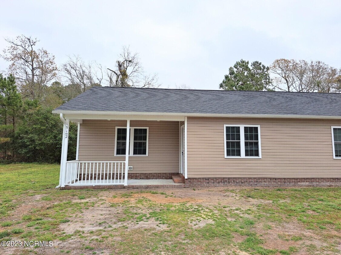 Primary Photo - 151 Oyster Ln