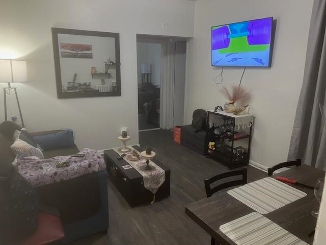 Foto del edificio - 9017 Bergenwood Ave