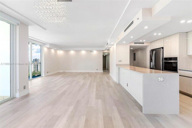 Foto del edificio - 19707 Turnberry Way