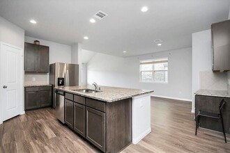 Building Photo - 24814 Puccini Pl