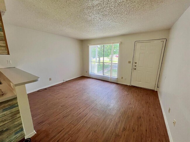 Foto del edificio - 122 Hillside Dr