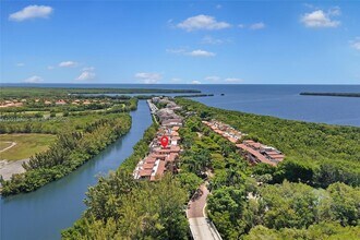 Building Photo - 6226 Paradise Point Dr