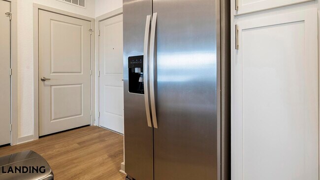 Foto del edificio - 12020 Brush Hl Rd