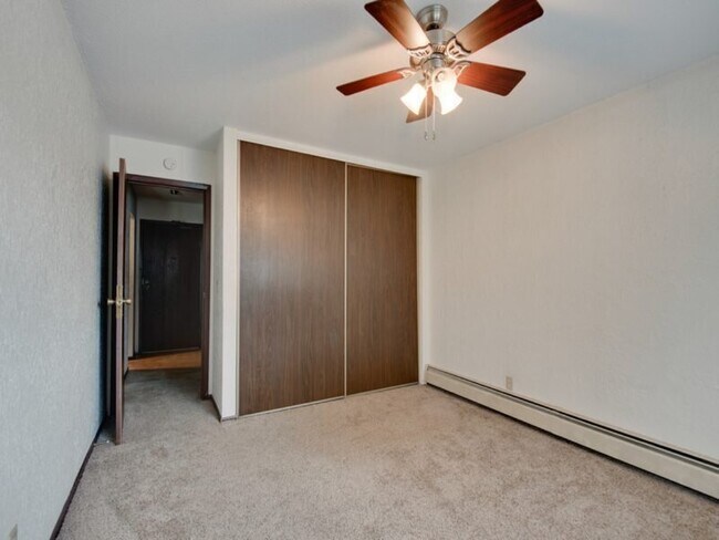 Foto del edificio - 330 2nd Ave S