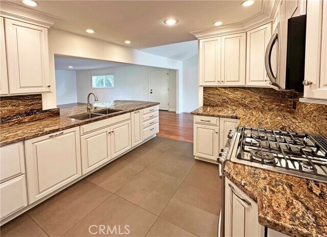 Building Photo - 9601 Landfall Dr