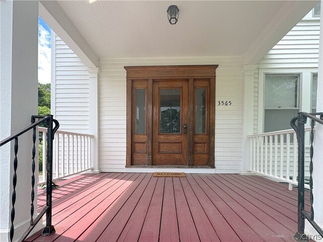 Building Photo - 3565 Oneida St