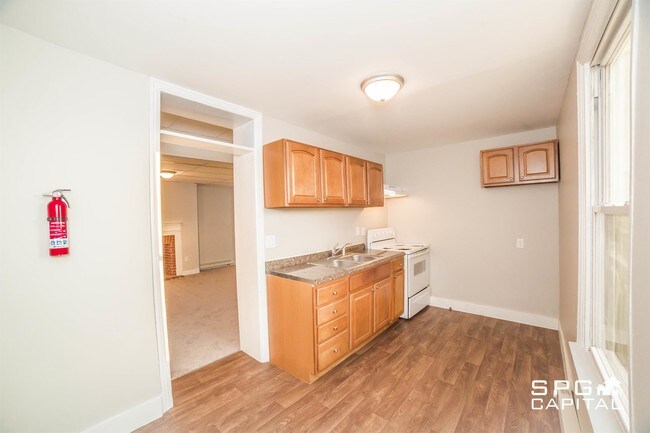 Foto del edificio - 7402 Lincoln Way W