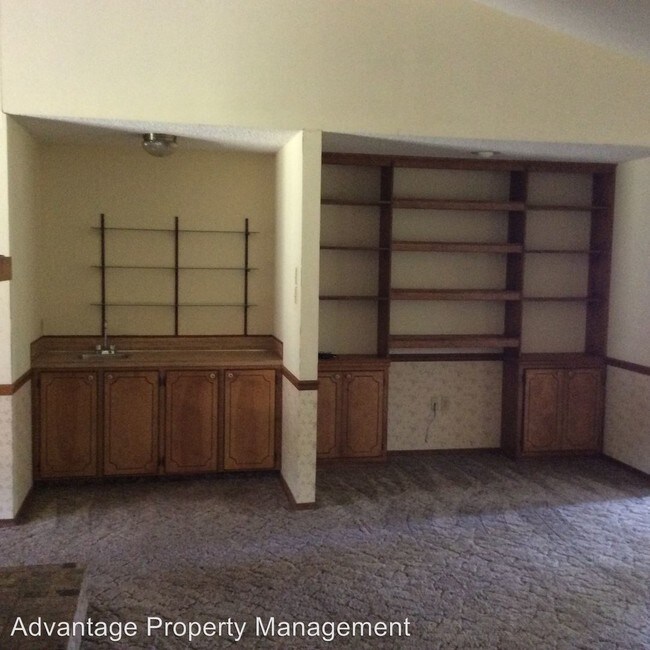Building Photo - 3040 Lakeview Acres Rd