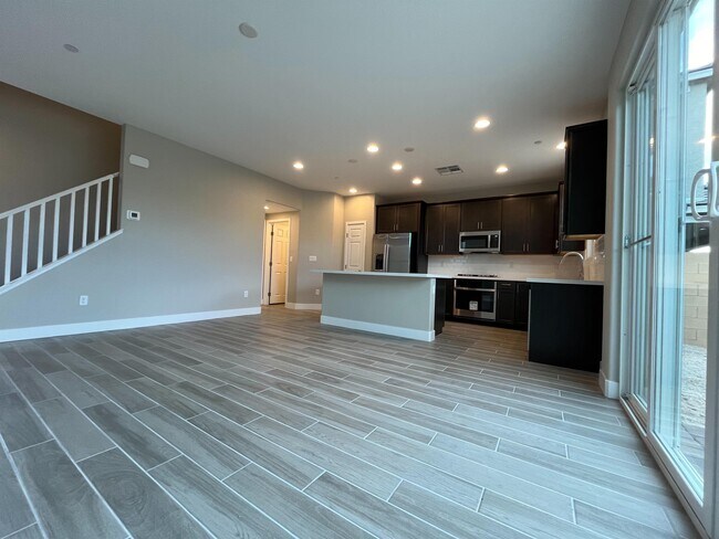 Building Photo - 6575 Dove Pt Pl