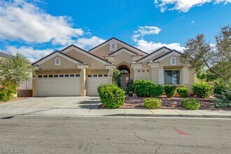 Building Photo - 2149 Sentito Cir