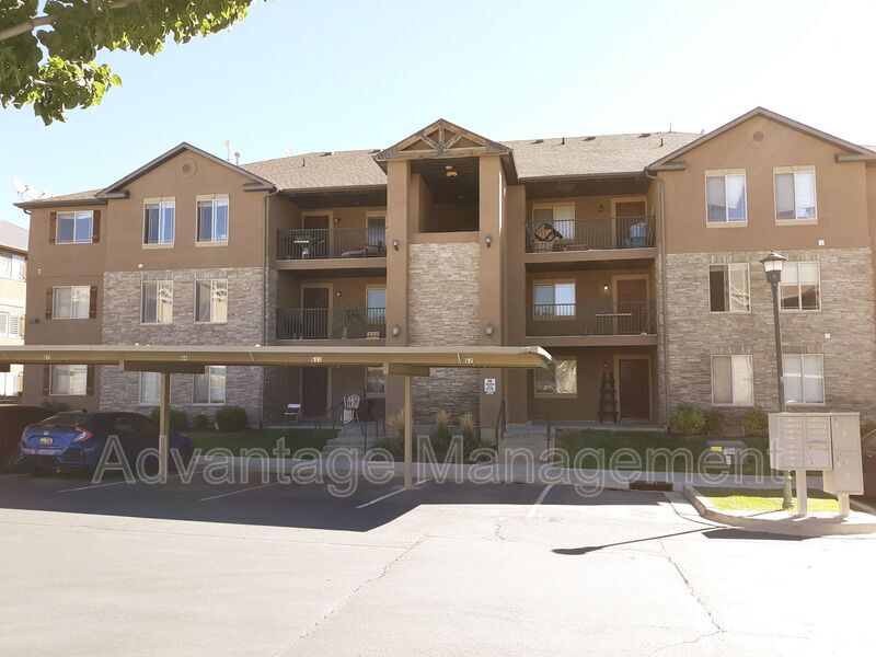 Primary Photo - 3569 E Rock Creek Rd