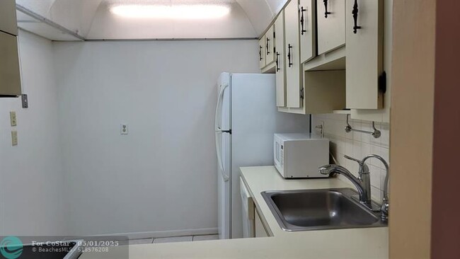 Building Photo - 4394 NW 9th Ave