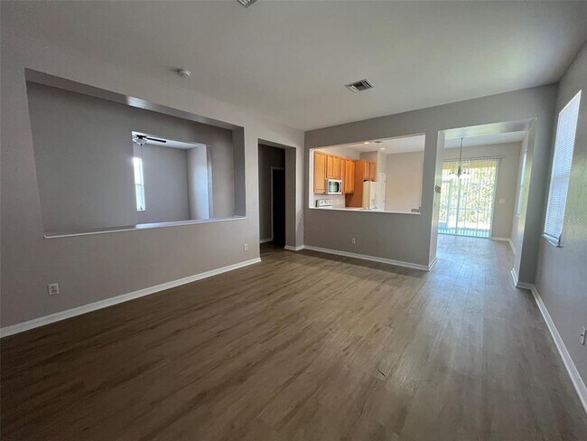 Foto del edificio - 13282 SW Pembroke Cir N