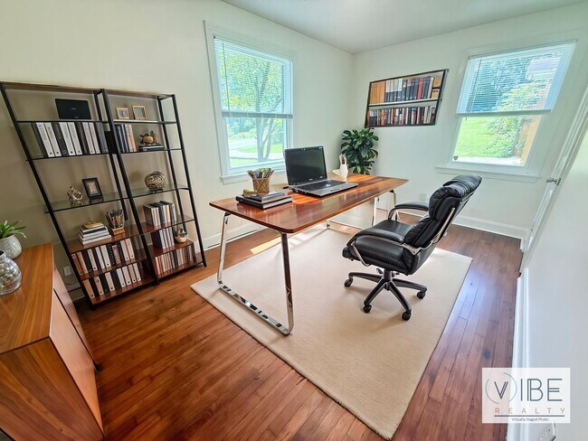 Foto del edificio - 902 Gibson Dr